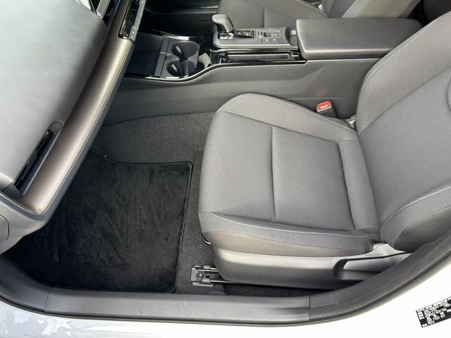 プリウス Ｇ　冠水歴車ナビＴＶバックカメラＢＴ対応ＥＴＣ２．０セーフティセンスプリクラッシュセーフティレーダークルコン禁煙車スマートキー前席シートヒーターオートハイビームメンテノートブラインドスポットモニターパール（46枚目）