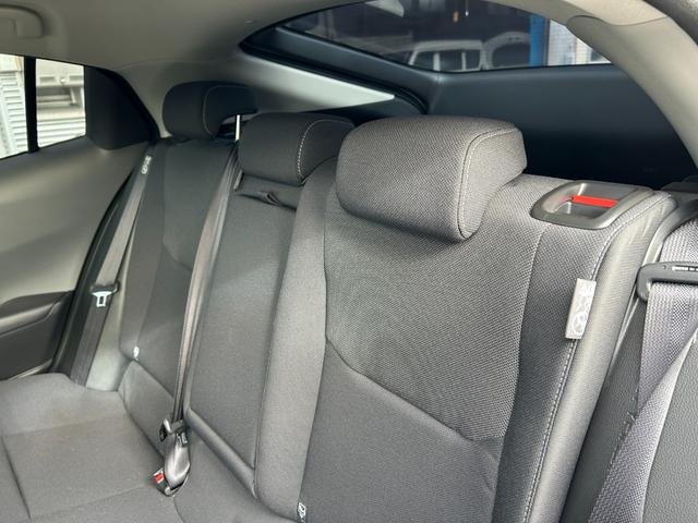 プリウス Ｇ　冠水歴車ナビＴＶバックカメラＢＴ対応ＥＴＣ２．０セーフティセンスプリクラッシュセーフティレーダークルコン禁煙車スマートキー前席シートヒーターオートハイビームメンテノートブラインドスポットモニターパール（50枚目）