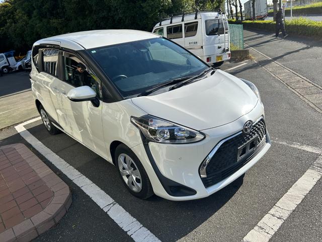 シエンタ Ｇ　冠水歴車ナビＴＶバックカメラＢＴオーディオ対応付３列シート７名乗車両側パワスラセーフティセンスプリクラッシュセーフティ衝突軽減ブレーキスマートキーＰスタートイモビライザー禁煙車衝突安全ボディーパール白（6枚目）