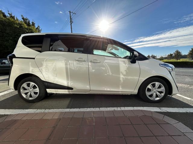 シエンタ Ｇ　冠水歴車ナビＴＶバックカメラＢＴオーディオ対応付３列シート７名乗車両側パワスラセーフティセンスプリクラッシュセーフティ衝突軽減ブレーキスマートキーＰスタートイモビライザー禁煙車衝突安全ボディーパール白（7枚目）