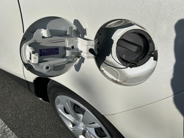 シエンタ Ｇ　冠水歴車ナビＴＶバックカメラＢＴオーディオ対応付３列シート７名乗車両側パワスラセーフティセンスプリクラッシュセーフティ衝突軽減ブレーキスマートキーＰスタートイモビライザー禁煙車衝突安全ボディーパール白（34枚目）