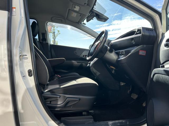 シエンタ Ｇ　冠水歴車ナビＴＶバックカメラＢＴオーディオ対応付３列シート７名乗車両側パワスラセーフティセンスプリクラッシュセーフティ衝突軽減ブレーキスマートキーＰスタートイモビライザー禁煙車衝突安全ボディーパール白（41枚目）