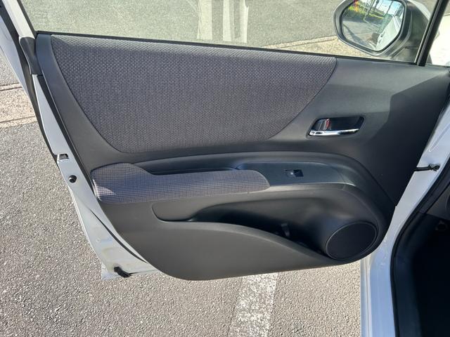 シエンタ Ｇ　冠水歴車ナビＴＶバックカメラＢＴオーディオ対応付３列シート７名乗車両側パワスラセーフティセンスプリクラッシュセーフティ衝突軽減ブレーキスマートキーＰスタートイモビライザー禁煙車衝突安全ボディーパール白（43枚目）