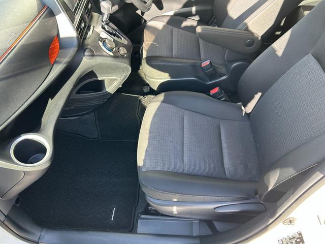 シエンタ Ｇ　冠水歴車ナビＴＶバックカメラＢＴオーディオ対応付３列シート７名乗車両側パワスラセーフティセンスプリクラッシュセーフティ衝突軽減ブレーキスマートキーＰスタートイモビライザー禁煙車衝突安全ボディーパール白（45枚目）