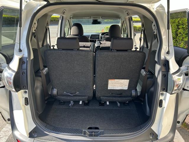 シエンタ Ｇ　冠水歴車ナビＴＶバックカメラＢＴオーディオ対応付３列シート７名乗車両側パワスラセーフティセンスプリクラッシュセーフティ衝突軽減ブレーキスマートキーＰスタートイモビライザー禁煙車衝突安全ボディーパール白（60枚目）