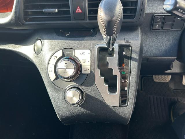 シエンタ Ｇ　冠水歴車ナビＴＶバックカメラＢＴオーディオ対応付３列シート７名乗車両側パワスラセーフティセンスプリクラッシュセーフティ衝突軽減ブレーキスマートキーＰスタートイモビライザー禁煙車衝突安全ボディーパール白（76枚目）