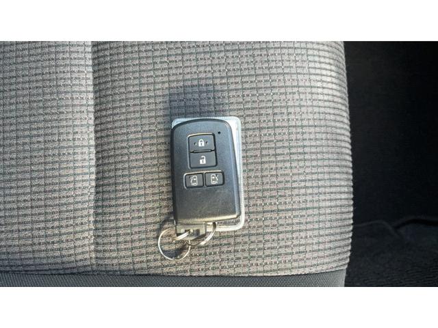 シエンタ Ｇ　冠水歴車ナビＴＶバックカメラＢＴオーディオ対応付３列シート７名乗車両側パワスラセーフティセンスプリクラッシュセーフティ衝突軽減ブレーキスマートキーＰスタートイモビライザー禁煙車衝突安全ボディーパール白（80枚目）