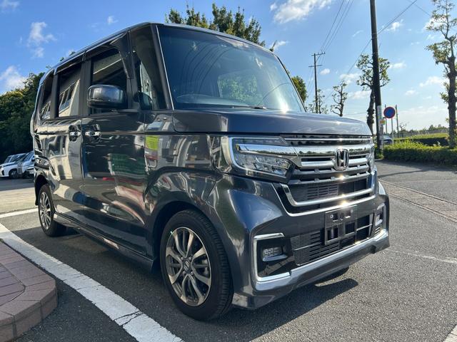 Ｎ－ＢＯＸカスタム Ｌ　冠水歴車ナビＢＴ対応バックカメラＥＴＣ車載器センシング衝突軽減ブレーキアダプティブクルコン踏み間違防止禁煙車両側パワスラドラレコ前席シートヒーターサイドカーテンエアバッグスマートキー２本ＵＳＢジャック（5枚目）