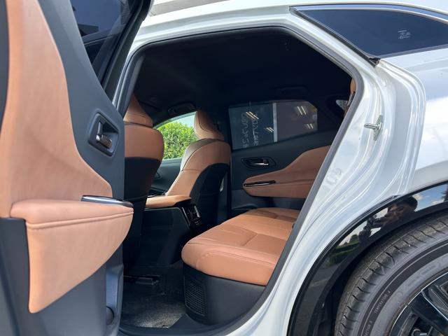 クラウンスポーツ Z 冠水歴車ナビTVバックカメラ全方位モニターETC2.0セーフティセンスプリクラッシュセーフティレーダークルコン禁煙車ブラインドスポットモニターメンテノート付スマートキー2本シートエアコンAC100V(54枚目)