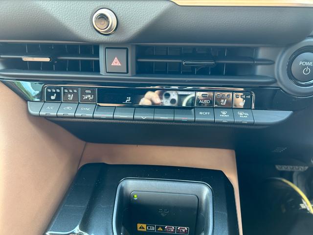 クラウンスポーツ Z 冠水歴車ナビTVバックカメラ全方位モニターETC2.0セーフティセンスプリクラッシュセーフティレーダークルコン禁煙車ブラインドスポットモニターメンテノート付スマートキー2本シートエアコンAC100V(75枚目)