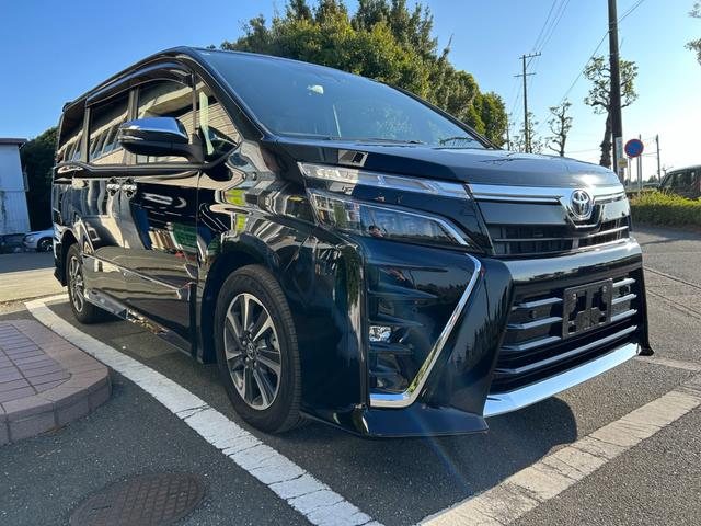 ヴォクシー ＺＳ　煌ＩＩＩ　冠水歴車ナビＴＶバックカメラＥＴＣ車載器スマートキーＰスタートイモビライザー禁煙車セーフティセンス衝突軽減ブレーキプリクラッシュセーフティー両側パワースライドドアオートマチックハイビームドラレコ付（5枚目）