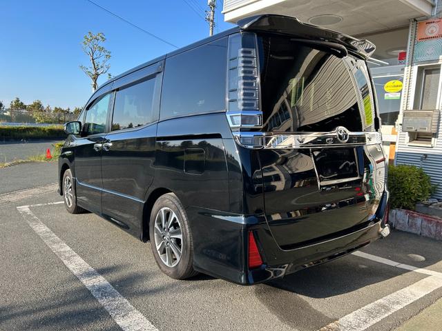 ヴォクシー ＺＳ　煌ＩＩＩ　冠水歴車ナビＴＶバックカメラＥＴＣ車載器スマートキーＰスタートイモビライザー禁煙車セーフティセンス衝突軽減ブレーキプリクラッシュセーフティー両側パワースライドドアオートマチックハイビームドラレコ付（12枚目）