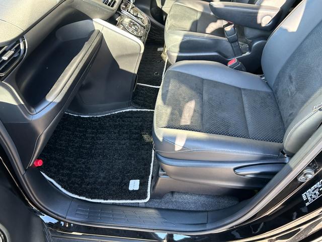 ヴォクシー ＺＳ　煌ＩＩＩ　冠水歴車ナビＴＶバックカメラＥＴＣ車載器スマートキーＰスタートイモビライザー禁煙車セーフティセンス衝突軽減ブレーキプリクラッシュセーフティー両側パワースライドドアオートマチックハイビームドラレコ付（45枚目）