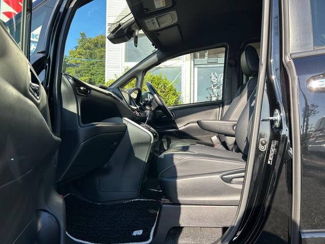 ヴォクシー ＺＳ　煌ＩＩＩ　冠水歴車ナビＴＶバックカメラＥＴＣ車載器スマートキーＰスタートイモビライザー禁煙車セーフティセンス衝突軽減ブレーキプリクラッシュセーフティー両側パワースライドドアオートマチックハイビームドラレコ付（46枚目）