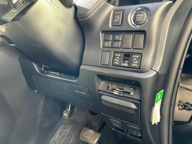 ヴォクシー ＺＳ　煌ＩＩＩ　冠水歴車ナビＴＶバックカメラＥＴＣ車載器スマートキーＰスタートイモビライザー禁煙車セーフティセンス衝突軽減ブレーキプリクラッシュセーフティー両側パワースライドドアオートマチックハイビームドラレコ付（68枚目）