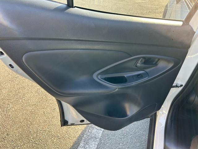 ヤリスクロス ハイブリッドZ 冠水歴車ナビバックカメラ禁煙車セーフティセンスプリクラッシュセーフティークルーズコントロールスマートキー2本Pスタート前席シートヒーターオートマチックハイビームハイブリッド車ドラレコ純正アルミイモビ付(51枚目)