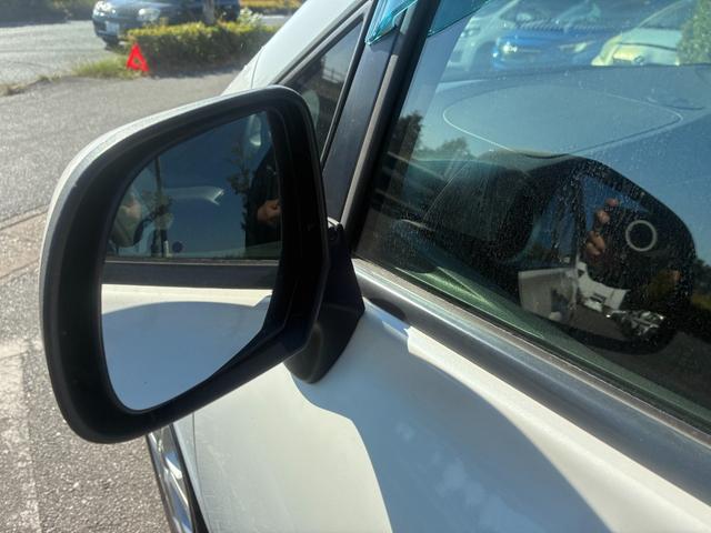 ノート Ｘ　ＤＩＧ－Ｓ　エマージェンシーブレーキパッケージ　ナビＴＶバックカメラアラウンドビューモニターＥＴＣ車載器禁煙車エマージェンシーブレーキ自動防眩式ルームミラーヒーター付ドアミラーホワイトパールスマートキーＰスタートイモビ衝突安全ボディースペアタイヤ付（25枚目）