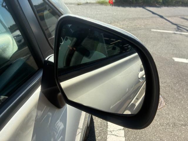 ノート Ｘ　ＤＩＧ－Ｓ　エマージェンシーブレーキパッケージ　ナビＴＶバックカメラアラウンドビューモニターＥＴＣ車載器禁煙車エマージェンシーブレーキ自動防眩式ルームミラーヒーター付ドアミラーホワイトパールスマートキーＰスタートイモビ衝突安全ボディースペアタイヤ付（28枚目）