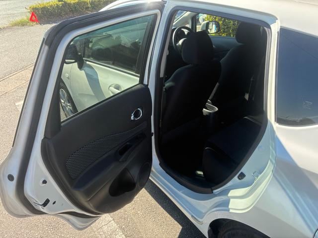 ノート Ｘ　ＤＩＧ－Ｓ　エマージェンシーブレーキパッケージ　ナビＴＶバックカメラアラウンドビューモニターＥＴＣ車載器禁煙車エマージェンシーブレーキ自動防眩式ルームミラーヒーター付ドアミラーホワイトパールスマートキーＰスタートイモビ衝突安全ボディースペアタイヤ付（50枚目）