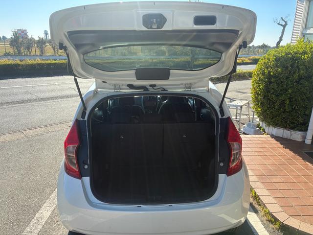 ノート X DIG-S エマージェンシーブレーキパッケージ ナビTVバックカメラアラウンドビューモニターETC車載器禁煙車エマージェンシーブレーキ自動防眩式ルームミラーヒーター付ドアミラーホワイトパールスマートキーPスタートイモビ衝突安全ボディースペアタイヤ付(59枚目)