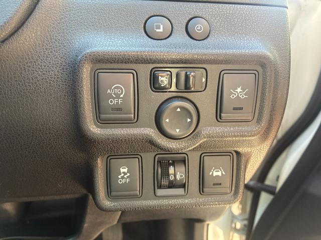 ノート Ｘ　ＤＩＧ－Ｓ　エマージェンシーブレーキパッケージ　ナビＴＶバックカメラアラウンドビューモニターＥＴＣ車載器禁煙車エマージェンシーブレーキ自動防眩式ルームミラーヒーター付ドアミラーホワイトパールスマートキーＰスタートイモビ衝突安全ボディースペアタイヤ付（69枚目）