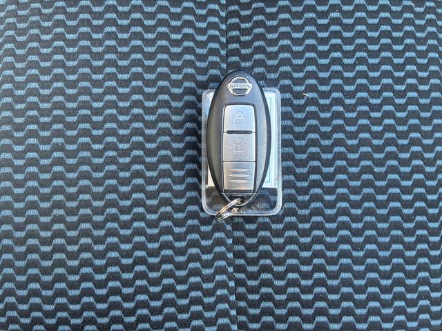 ノート X DIG-S エマージェンシーブレーキパッケージ ナビTVバックカメラアラウンドビューモニターETC車載器禁煙車エマージェンシーブレーキ自動防眩式ルームミラーヒーター付ドアミラーホワイトパールスマートキーPスタートイモビ衝突安全ボディースペアタイヤ付(80枚目)