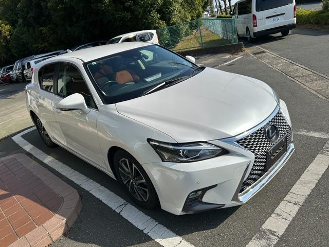 ＣＴ ＣＴ２００ｈ　バージョンＣ　冠水歴車ナビＴＶバックカメラＥＴＣ車載器ＢＴオーディオ対応セーフティセンスリクラッシュセーフティー禁煙車ドライブレコーダーパドルシフトクルコンスマートキー２本オートマチックハイビーム前席シートヒーター（6枚目）