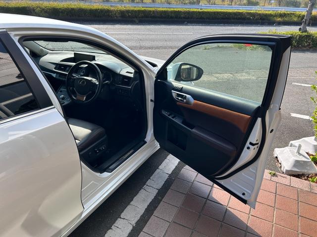 ＣＴ ＣＴ２００ｈ　バージョンＣ　冠水歴車ナビＴＶバックカメラＥＴＣ車載器ＢＴオーディオ対応セーフティセンスリクラッシュセーフティー禁煙車ドライブレコーダーパドルシフトクルコンスマートキー２本オートマチックハイビーム前席シートヒーター（37枚目）