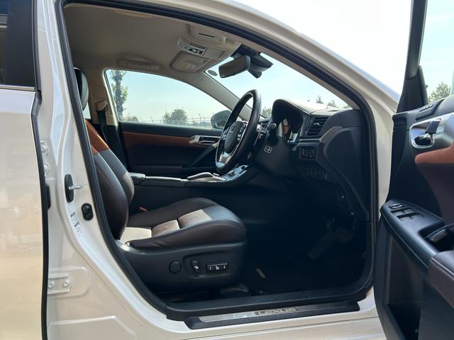 ＣＴ ＣＴ２００ｈ　バージョンＣ　冠水歴車ナビＴＶバックカメラＥＴＣ車載器ＢＴオーディオ対応セーフティセンスリクラッシュセーフティー禁煙車ドライブレコーダーパドルシフトクルコンスマートキー２本オートマチックハイビーム前席シートヒーター（41枚目）