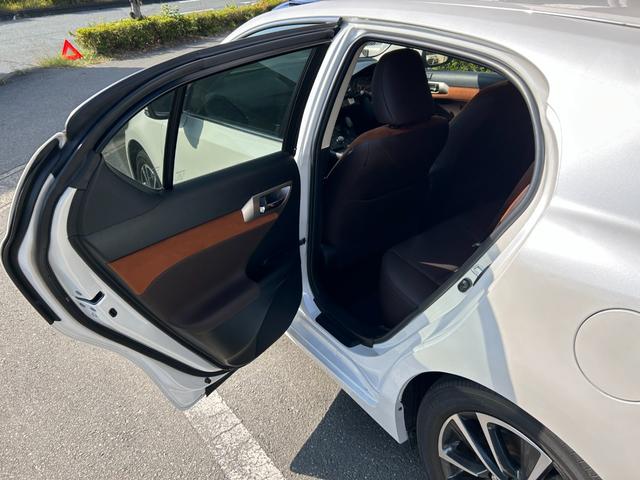 ＣＴ ＣＴ２００ｈ　バージョンＣ　冠水歴車ナビＴＶバックカメラＥＴＣ車載器ＢＴオーディオ対応セーフティセンスリクラッシュセーフティー禁煙車ドライブレコーダーパドルシフトクルコンスマートキー２本オートマチックハイビーム前席シートヒーター（47枚目）