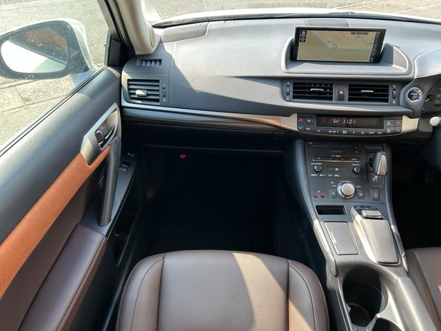 ＣＴ ＣＴ２００ｈ　バージョンＣ　冠水歴車ナビＴＶバックカメラＥＴＣ車載器ＢＴオーディオ対応セーフティセンスリクラッシュセーフティー禁煙車ドライブレコーダーパドルシフトクルコンスマートキー２本オートマチックハイビーム前席シートヒーター（63枚目）