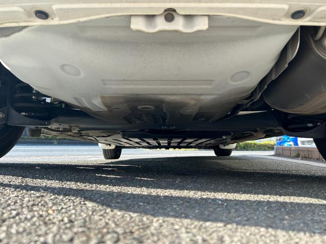 フィットハイブリッド ベースグレード 禁煙車ワンオーナーメンテナンスノート取説スペアキー付ハイブリッド車ナビTVドライブレコーダーETC車載器付ACPSPWキーレスエントリーフル装備衝突安全ボディークルーズコントロール(26枚目)