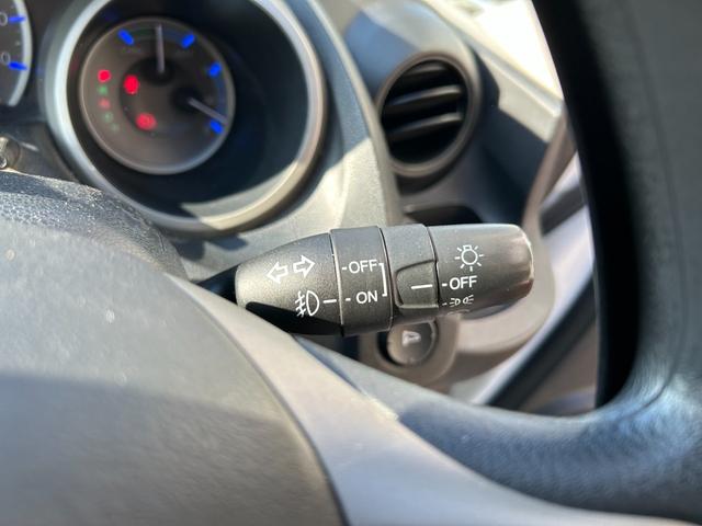 フィットハイブリッド ベースグレード 禁煙車ワンオーナーメンテナンスノート取説スペアキー付ハイブリッド車ナビTVドライブレコーダーETC車載器付ACPSPWキーレスエントリーフル装備衝突安全ボディークルーズコントロール(70枚目)