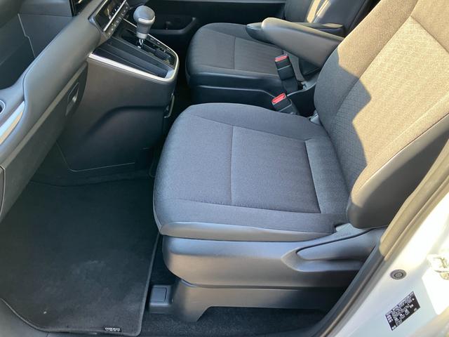 ノア Ｇ　冠水歴車４ＷＤナビバックカメラＢＴオーディオ対応ＥＴＣ２．０セーフティセンス衝突軽減ブレーキプリクラッシュセーフティーオートマチックハイビームスマートキーＰスタート禁煙レーダークルコン３列シート８名乗（46枚目）