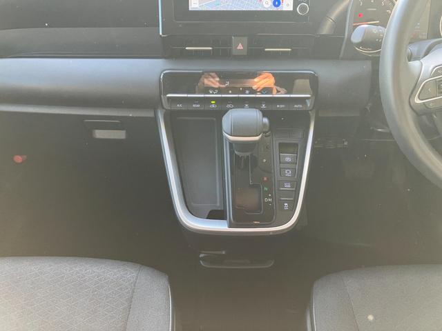ノア Ｇ　冠水歴車４ＷＤナビバックカメラＢＴオーディオ対応ＥＴＣ２．０セーフティセンス衝突軽減ブレーキプリクラッシュセーフティーオートマチックハイビームスマートキーＰスタート禁煙レーダークルコン３列シート８名乗（53枚目）