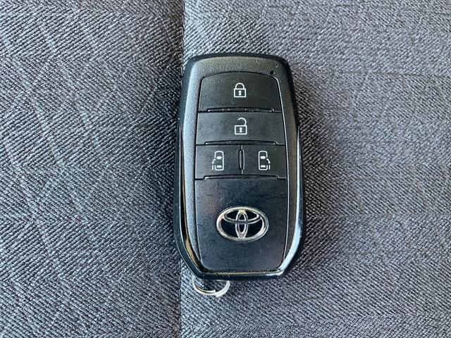 ノア Ｇ　冠水歴車４ＷＤナビバックカメラＢＴオーディオ対応ＥＴＣ２．０セーフティセンス衝突軽減ブレーキプリクラッシュセーフティーオートマチックハイビームスマートキーＰスタート禁煙レーダークルコン３列シート８名乗（79枚目）