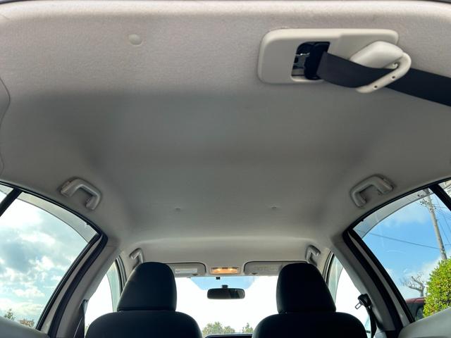 アクア Ｇ　ナビＴＶバックカメラＥＴＣ車載器スマートキー２本Ｐスタートイモビライザー禁煙車スペアタイヤ付純正アルミ革巻きハンドル衝突安全ボディーリヤスポイラーハイブリッド車ホワイトパール電格ミラーオートエアコン付（62枚目）