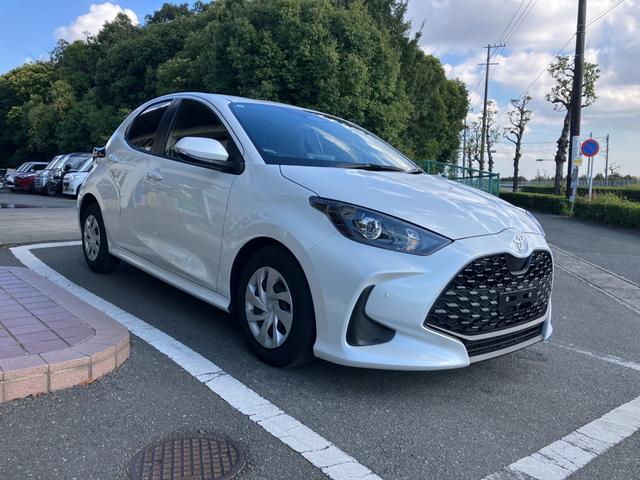 ヤリス X 冠水歴車ナビバックカメラBTオーディオ対応ETC車載器スマートキーPスタートホワイトパール禁煙車レンタカー歴セーフティセンス衝突軽減ブレーキプリクラッシュセーフティー踏間違防止オートマチックハイビーム(3枚目)