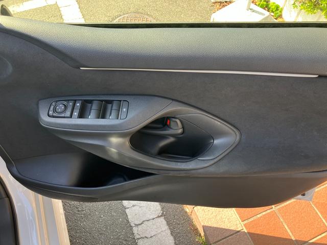 ヤリス X 冠水歴車ナビバックカメラBTオーディオ対応ETC車載器スマートキーPスタートホワイトパール禁煙車レンタカー歴セーフティセンス衝突軽減ブレーキプリクラッシュセーフティー踏間違防止オートマチックハイビーム(52枚目)