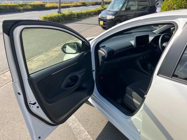 ヤリス X 冠水歴車ナビバックカメラBTオーディオ対応ETC車載器スマートキーPスタートホワイトパール禁煙車レンタカー歴セーフティセンス衝突軽減ブレーキプリクラッシュセーフティー踏間違防止オートマチックハイビーム(56枚目)