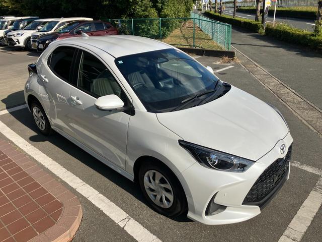 ヤリス Ｘ　冠水歴車ナビバックカメラ全方位モニターＢＴ対応ＥＴＣ車載器スマートキーＰスタートパール白禁煙車レンタカー歴セーフティセンス衝突軽減ブレーキプリクラッシュセーフティー踏み間違防止オートマチックハイビーム（4枚目）