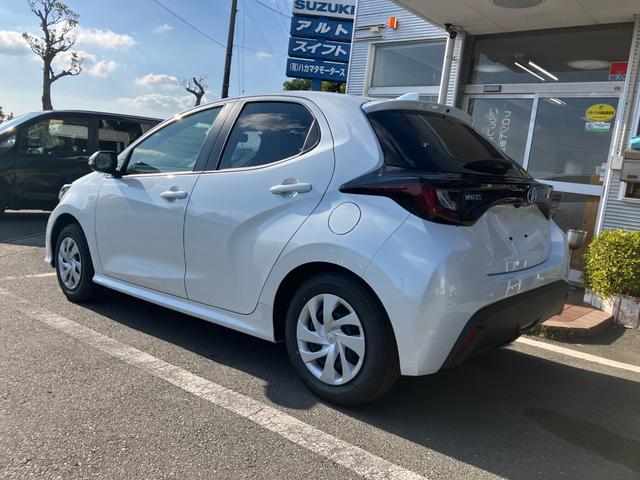 ヤリス Ｘ　冠水歴車ナビバックカメラ全方位モニターＢＴ対応ＥＴＣ車載器スマートキーＰスタートパール白禁煙車レンタカー歴セーフティセンス衝突軽減ブレーキプリクラッシュセーフティー踏み間違防止オートマチックハイビーム（5枚目）