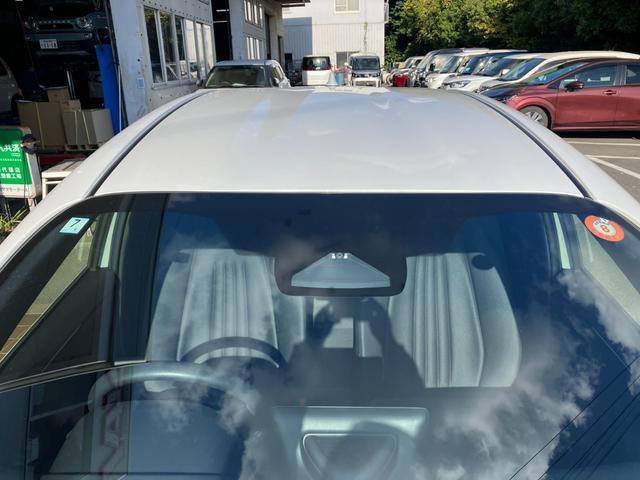 ヤリス Ｘ　冠水歴車ナビバックカメラ全方位モニターＢＴ対応ＥＴＣ車載器スマートキーＰスタートパール白禁煙車レンタカー歴セーフティセンス衝突軽減ブレーキプリクラッシュセーフティー踏み間違防止オートマチックハイビーム（17枚目）