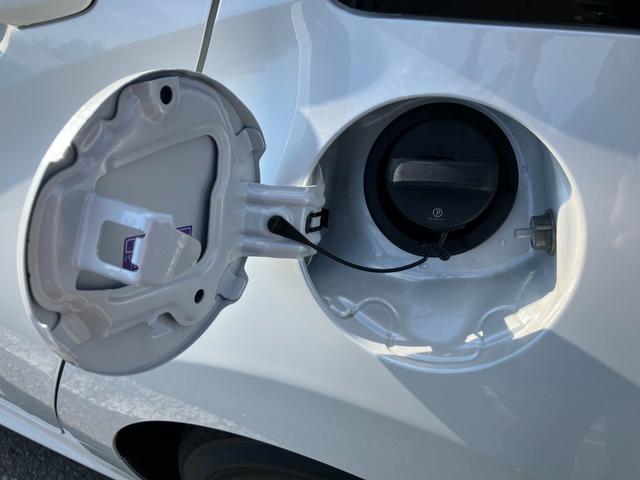 ヤリス Ｘ　冠水歴車ナビバックカメラ全方位モニターＢＴ対応ＥＴＣ車載器スマートキーＰスタートパール白禁煙車レンタカー歴セーフティセンス衝突軽減ブレーキプリクラッシュセーフティー踏み間違防止オートマチックハイビーム（31枚目）