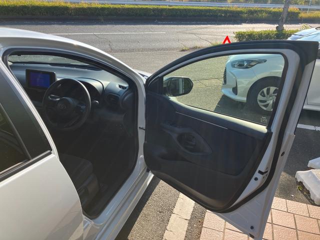 ヤリス Ｘ　冠水歴車ナビバックカメラ全方位モニターＢＴ対応ＥＴＣ車載器スマートキーＰスタートパール白禁煙車レンタカー歴セーフティセンス衝突軽減ブレーキプリクラッシュセーフティー踏み間違防止オートマチックハイビーム（36枚目）