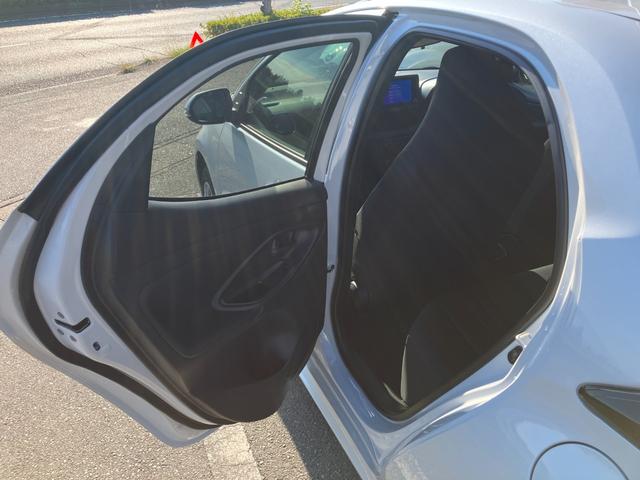 ヤリス Ｘ　冠水歴車ナビバックカメラ全方位モニターＢＴ対応ＥＴＣ車載器スマートキーＰスタートパール白禁煙車レンタカー歴セーフティセンス衝突軽減ブレーキプリクラッシュセーフティー踏み間違防止オートマチックハイビーム（52枚目）