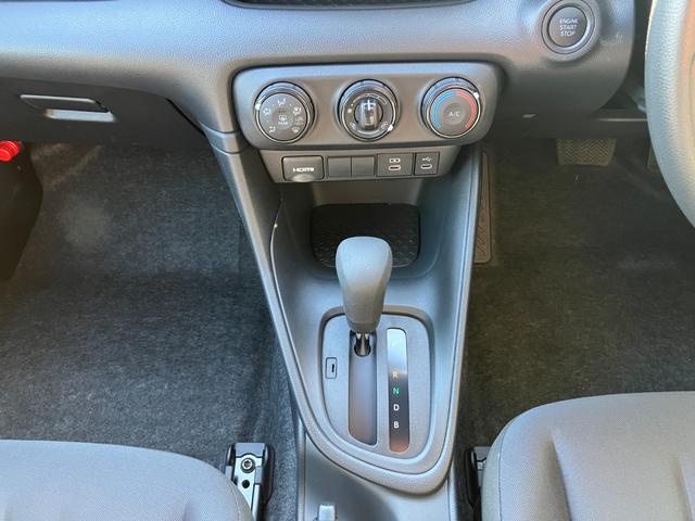 ヤリス Ｘ　冠水歴車ナビバックカメラ全方位モニターＢＴ対応ＥＴＣ車載器スマートキーＰスタートパール白禁煙車レンタカー歴セーフティセンス衝突軽減ブレーキプリクラッシュセーフティー踏み間違防止オートマチックハイビーム（62枚目）