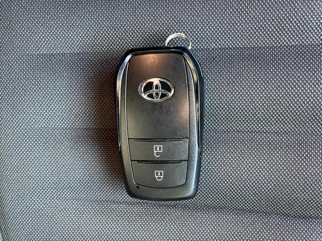 ヤリス Ｘ　冠水歴車ナビバックカメラ全方位モニターＢＴ対応ＥＴＣ車載器スマートキーＰスタートパール白禁煙車レンタカー歴セーフティセンス衝突軽減ブレーキプリクラッシュセーフティー踏み間違防止オートマチックハイビーム（77枚目）