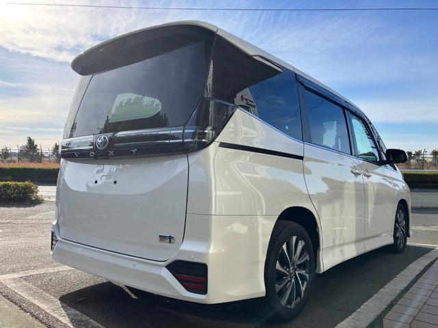 ヴォクシー ハイブリッドＳ－Ｚ　冠水歴車ナビＴＶバックカメラ全方位モニターリヤフリップダウンモニタセーフティーセンスプリクラッシュセーフティーレーダークルコンスマートキー２本Ｐスタートイモビ禁煙車ＥＴＣ２．０両側パワスラＬＥＤヘッド（10枚目）