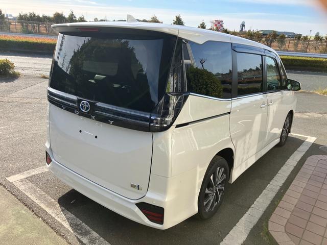 ヴォクシー ハイブリッドＳ－Ｚ　冠水歴車ナビＴＶバックカメラ全方位モニターリヤフリップダウンモニタセーフティーセンスプリクラッシュセーフティーレーダークルコンスマートキー２本Ｐスタートイモビ禁煙車ＥＴＣ２．０両側パワスラＬＥＤヘッド（11枚目）